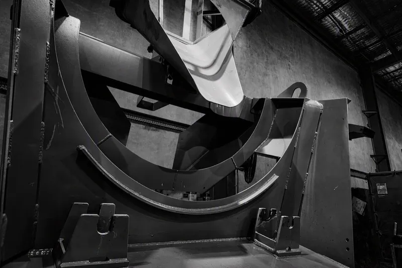 Fabrication work on a pedestal in the Cesco factory