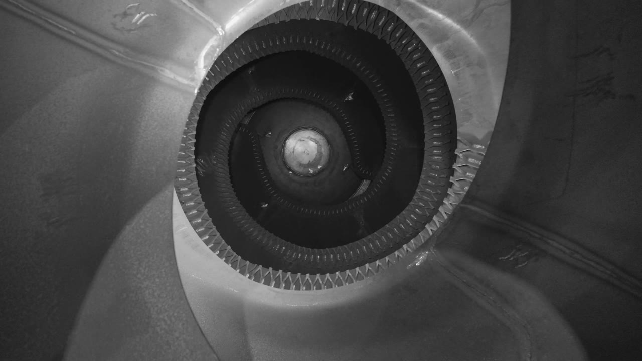 Looking down inside a Cesco barrel at the spiral of pressed blade segments